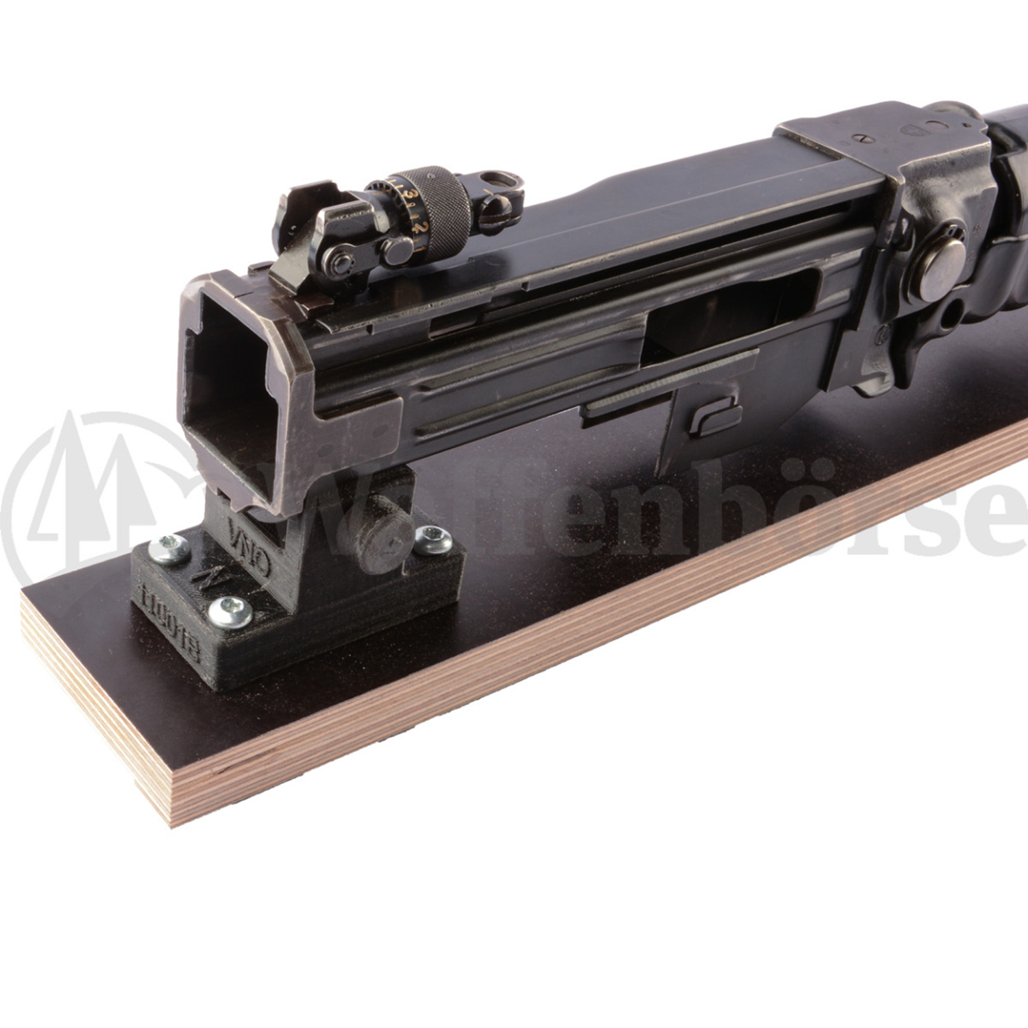 Putzböckli PE 57 / Stgw 57 auf Brett