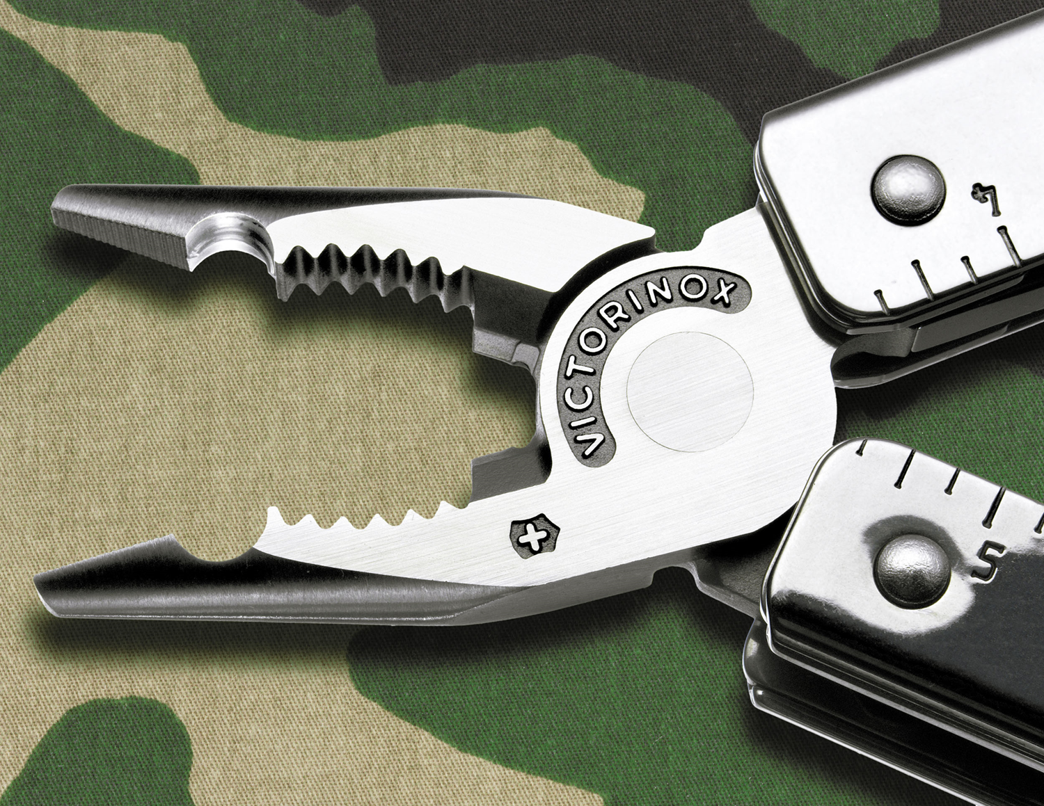 VICTORINOX Swiss Tool